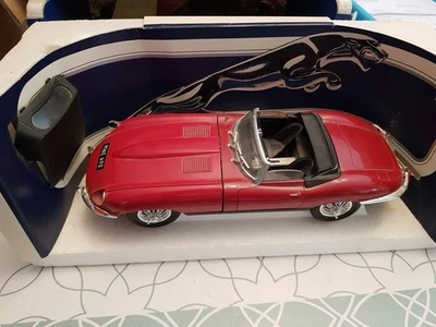 modèle réduit voitures anciennes JAGUAR   XK.E 4,2 LITRE - Photo 1/4