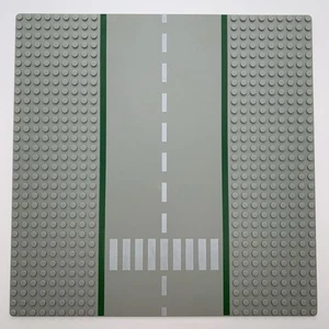 Lego 32x32 (10”) Straight Road w/ Crosswalk Pattern # 606p02 - Picture 1 of 4