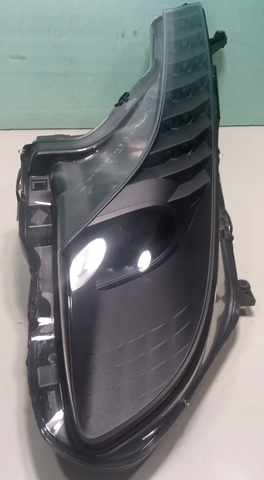 Faro Ferrari 458 Speciale_Italia_Valeo_Bi-xenón_265169_Faro_Lado LF Foto 1 de 4