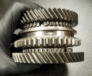 02-06 RSX K20A3 2ND GEAR K20 FIRST / SECOND W/ SLEEVE & SYNRONIZERS - Picture 1 of 9