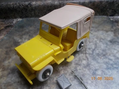 1950s Marx Fix-All Jeep with 2 Tools, some broken bits. Black Motor& Air Cleaner - Image 1 of 4