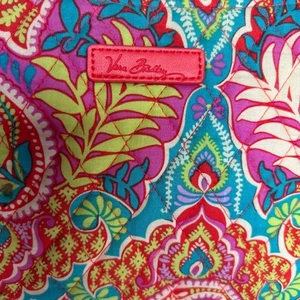 Borsa a tracolla Vera Bradley Paisley in Paradiso trapuntata floreale - Foto 1 di 8