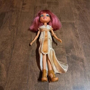 Bratz Doll Odelia 2011 Egyptian Masquerade with outfit and shoes - Picture 1 of 4