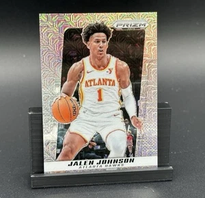 2024-25 PANINI PRIZM DECA BASKETBALL JALEN JOHNSON MOJO HAWKS /25 - Bild 1 von 7