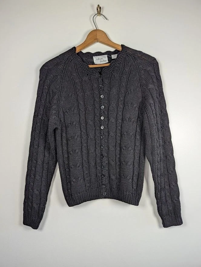 Cárdigan suéter tejido con cable vintage grande oscuro Cottagecore Whimsigoth grueso usado en excelente estado Foto 1 de 4