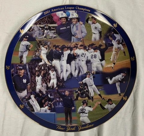 The Danbury Mint 2001 American League Champions NewYork Yankees Collector Plate Cover