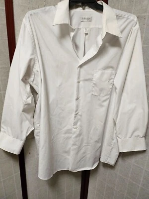 Van Heusen Men's White Dress Shirt Pocket Wrinkle Free Long-sleeved Sz 18.5 - Image 1 of 4