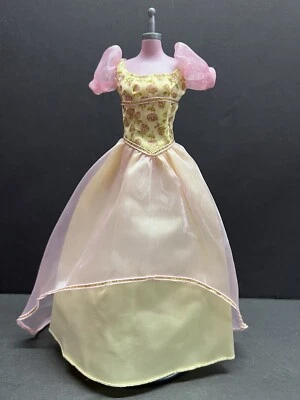 Barbie Mattel ~ Vestido Estilo Princesa Amarillo Pálido y Rosa - Corpiño Floral Foto 1 de 4