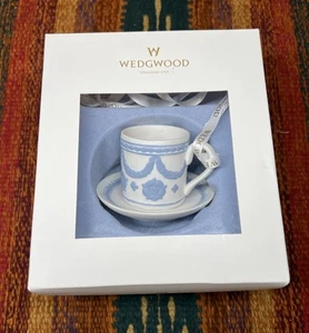 Wedgwood blau & weiß ikonische Teetasse & Untertasse Ornament in Box - Bild 1 von 6