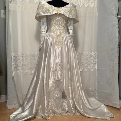 VTG 80s Wedding Princess Gown Off-Shoulder Sequin Lace Cathedral Train size S/M - Image 1 of 4