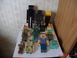 MINECRAFT ASSORTED ACTION FIGURES EXCELLENT CONDITION - Picture 1 of 4