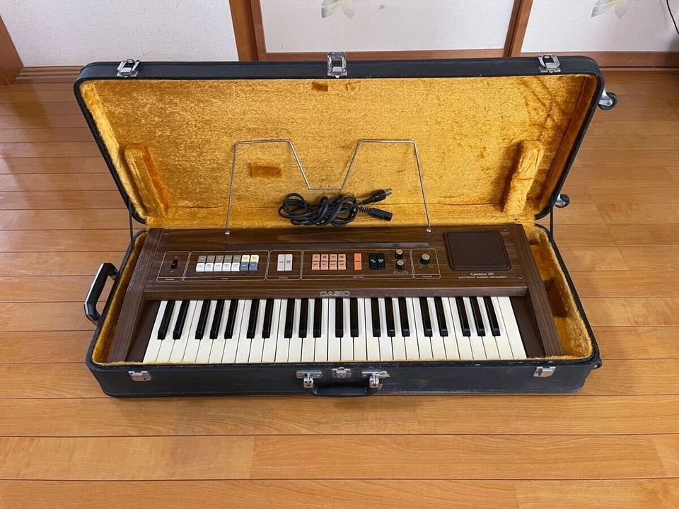 Vintage Casio Casiotone 301 Analog keyboard synthesizer Drum Machine Excellent! - Image 1 of 4