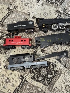 1960’S AMERICAN FLYER 5-PIECE TRAIN SET AS IS - Picture 1 of 1