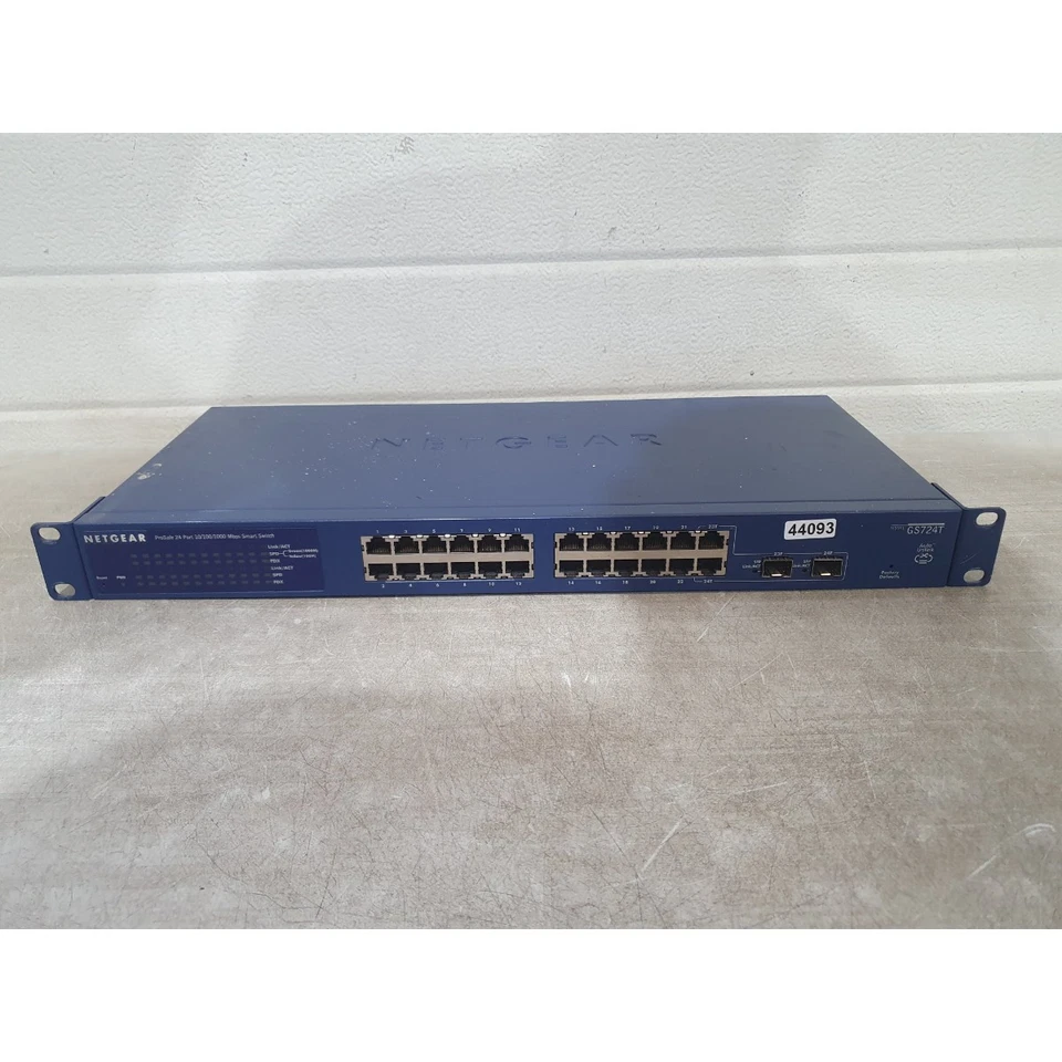 Netgear Prosafe GS724T Smart Switch Blue 10/100 Mbps 24-Ports Gigabit Ethernet - Image 1 of 4
