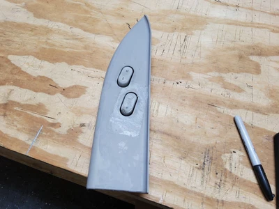 Interruptor de puerta ventana delantera derecha Crown Victoria Grand Marquis Pass 1995-2002 gris B Foto 1 de 2