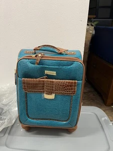 Samantha Brown Classic Teal Green Croc 22" Spinner Wheeled Luggage Suitcase - Picture 1 of 4