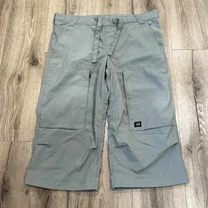 Nike ACG Bermudas Para Mujer Mediano Verde Pantalones al Tobillo Senderismo Pesca Convertible - Imagen 1 de 7