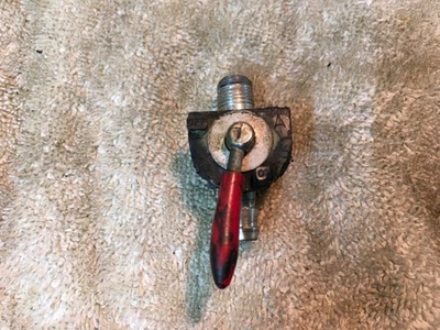 Suzuki RM465 RM 465 1981 1982 gasolina Petcock vintage Ahrma MX Calvmx Foto 1 de 2