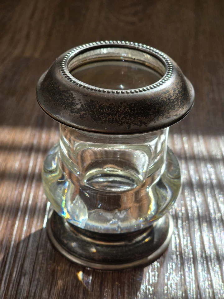 DE COLECCIÓN FRANK M. WHITING PLATA ESTERLINA Y VIDRIO SOPORTE PARA PALILLOS DE DIENTES 3 1/4” DE ALTO Foto 1 de 2