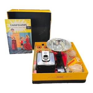Macchina fotografica vintage Kodac Brownie Occhio di Falco Flash Outfit in scatola originale - Foto 1 di 5