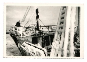 R37 - Bremerhaven Vereister Frachter - Bild 1 von 2