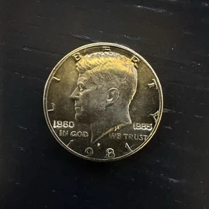 1981 DOUBLE DATED 24k GOLD PLATED KENNEDY HALF DOLLAR 1960-1985 25 YEARS - Picture 1 of 2