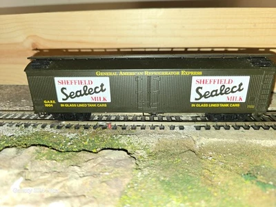 Athearn Blue Box Refrigerator Express Sheffield Sealect Milk - Image 1 of 4