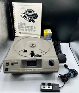WORKING Kodak Ektagraphic III E Plus Slide Projector with Zoom Lens - Picture 1 of 18