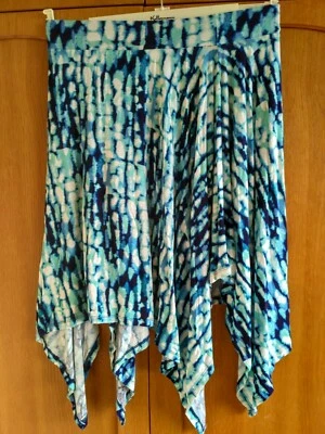 Rock in S / M von C&A, Batik: blau / weiß / türkis, Asymmetrie, NEU - Bild 1 von 3