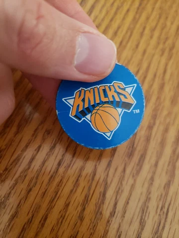 NBA Collectible Magnet with 1990s logo: New York Knicks Cover