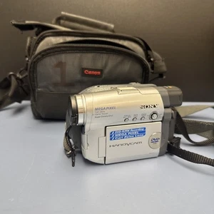 Sony Handycam Digital Video Camera Recorder DCR-DVD201 mit Akku lesen - Bild 1 von 6