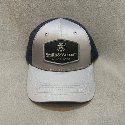 Chapéu caminhoneiro Smith and Wesson logotipo clássico preto e cinza Snapback - Imagem 1 de 4