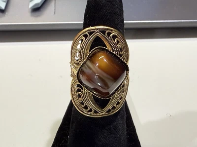 Anillo Vintage Tono Dorado Alemania Occidental Arte Marrón Vidrio Filigrana Talla 5 Ajustable Foto 1 de 4