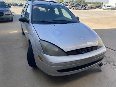 Para-lama dianteiro direito usado serve: 2003 Ford Focus dianteiro direito grau A - Imagem 1 de 4