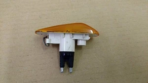 86-05 SAAB 9-3 9-5 900 9000 LÁMPARA DE LUZ DE GUARDABARROS MARCADOR DE SEÑAL DE GIRO DE ESQUINA OEM - Imagen 1 de 5