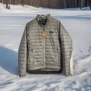 NUEVO CON ETIQUETAS $239 Patagonia Para hombres Nano Puff Chaqueta Ligera Sleet Verde Talla S - Imagen 1 de 6