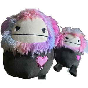 Malvaviscos 8”+ 5” FRUMPY the Bigfoot Día de San Valentín 2025 Negro con Corazón Rosa - Imagen 1 de 6