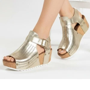 Damenschuhe goldfarben perforiert Keilabsatz zehenfrei Knöchelriemen Schnalle Komfort 8 - Bild 1 von 5