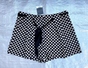 BNWT LADIES " TOPSHOP " BLACK  WITH PRINT SHORTS - UK 14 ! RRP £35 - Picture 1 of 5