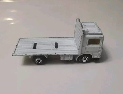 Vintage MATCHBOX Volvo Tractor Truck (White) 1:90 Scale Diecast Model - Image 1 of 4