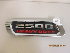 RAM 2500 2019-22 Heavy Duty cromo emblema lateral izquierdo capó emblema P68362209AC - Imagen 1 de 2