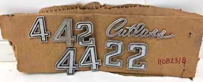 Oldsmobile 442 1969 emblemas de guardabarros insignia Cutlass lote de 8 adornos Foto 1 de 4