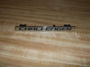 OEM 2010 Dodge Challenger Dash Chrome & Black Emblem Badge Nameplate Original - Bild 1 von 5