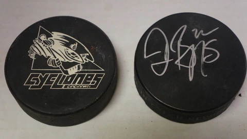 2 ECHL CINCINNATI CYCLONES HOCKEY PUCKS-THE CROWN 1 AUTOGRAPHED DON BRIGGS? Cover