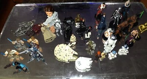 HUGE LOT OF 32 VINTAGE STAR WARS ACTION ACTION FIGURES, FIGURINES ETC... - Picture 1 of 8