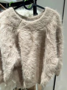 Fluffy Fuzzy Angora Pullover: Super Soft Chunky Blended Jumper - Picture 1 of 3