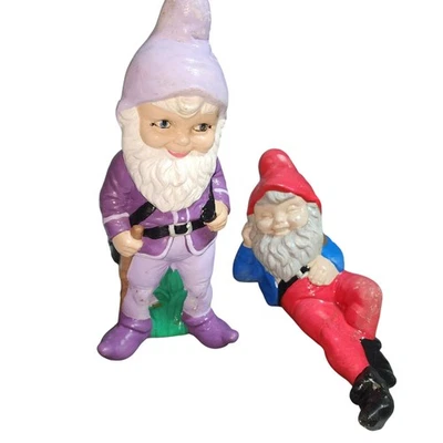 JUEGO DE 2 GNOMOS DE JARDÍN EXTERIORES PINTADOS A MANO CERÁMICA  Foto 1 de 4