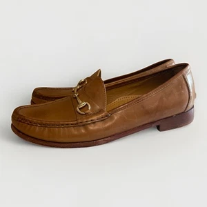 Mocassino slip on Cole Haan 9,5 M uomo pelle cognac morso di cavallo fibbia oro C09546 - Foto 1 di 15