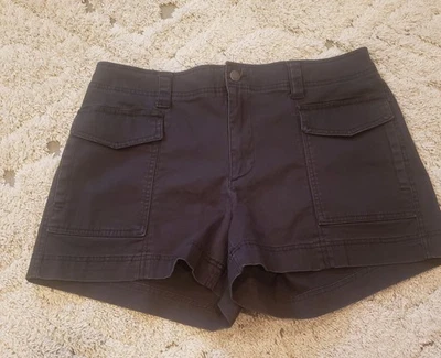 Pantalones cortos cargo Old Navy tiro medio 3,5 entrepierna para mujer grandes negros Foto 1 de 4