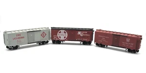 HO Unbranded Boxcars, Pennsylvania RR #71473, ATSF#16927, Erie Lackawanna Lot B - Picture 1 of 6